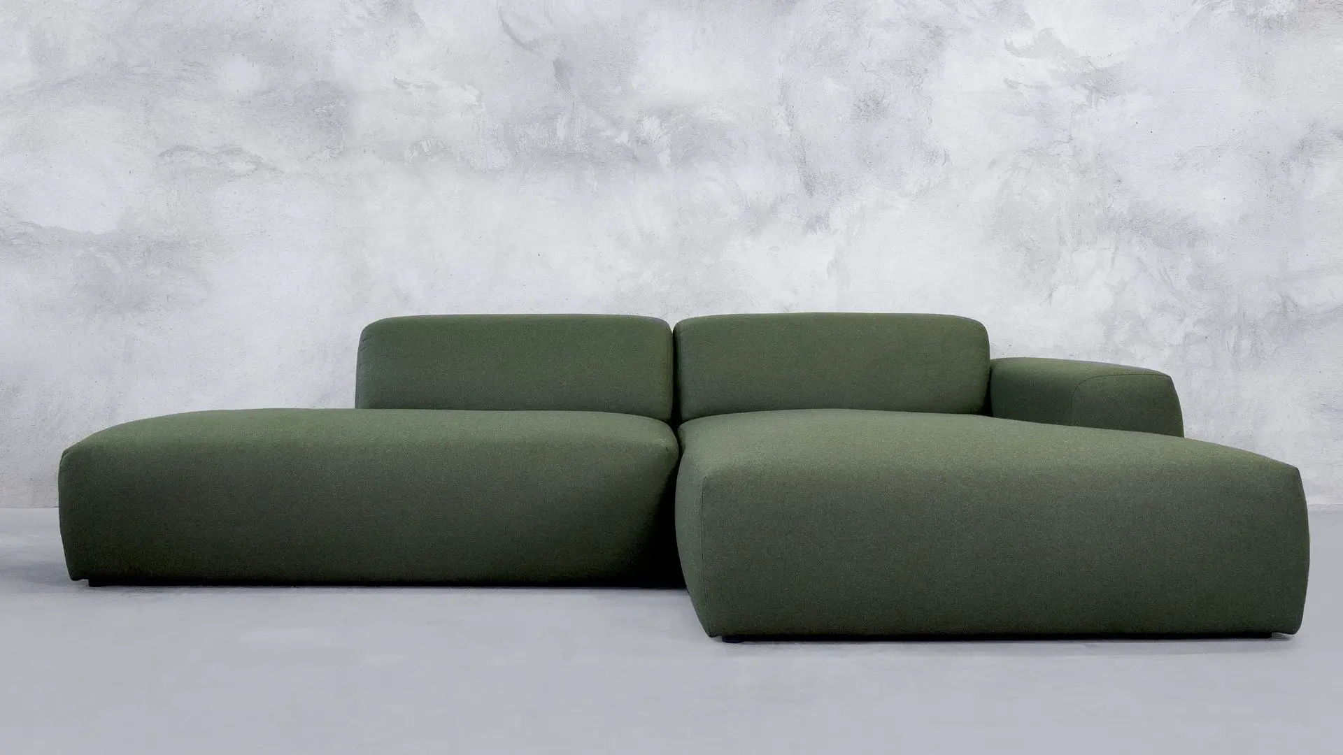 zielona nowoczesna sofa