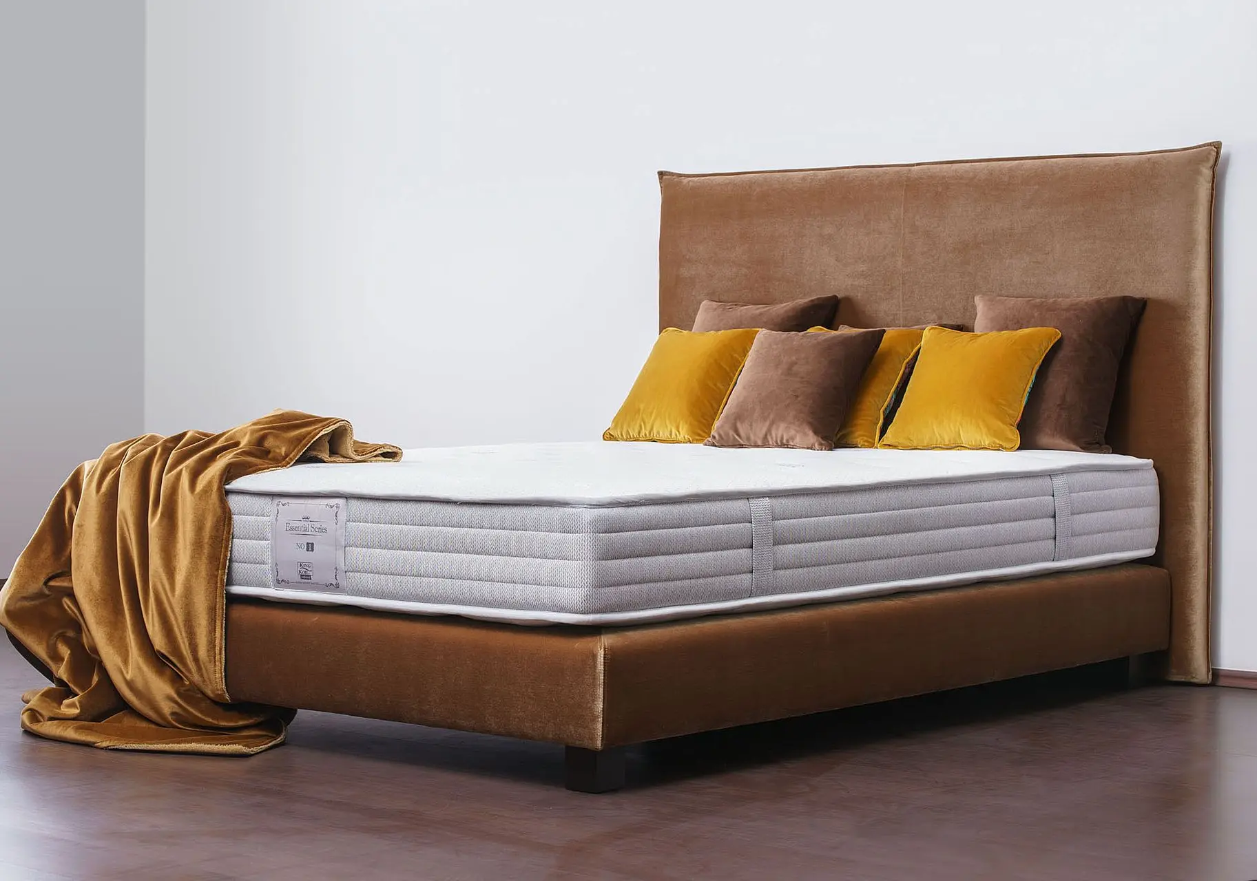 brown bed matress