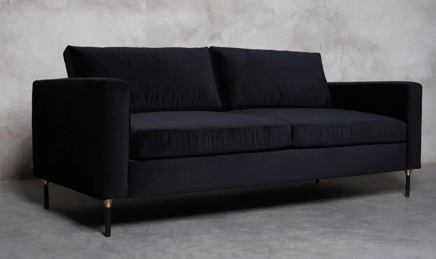 czarna elegancka sofa